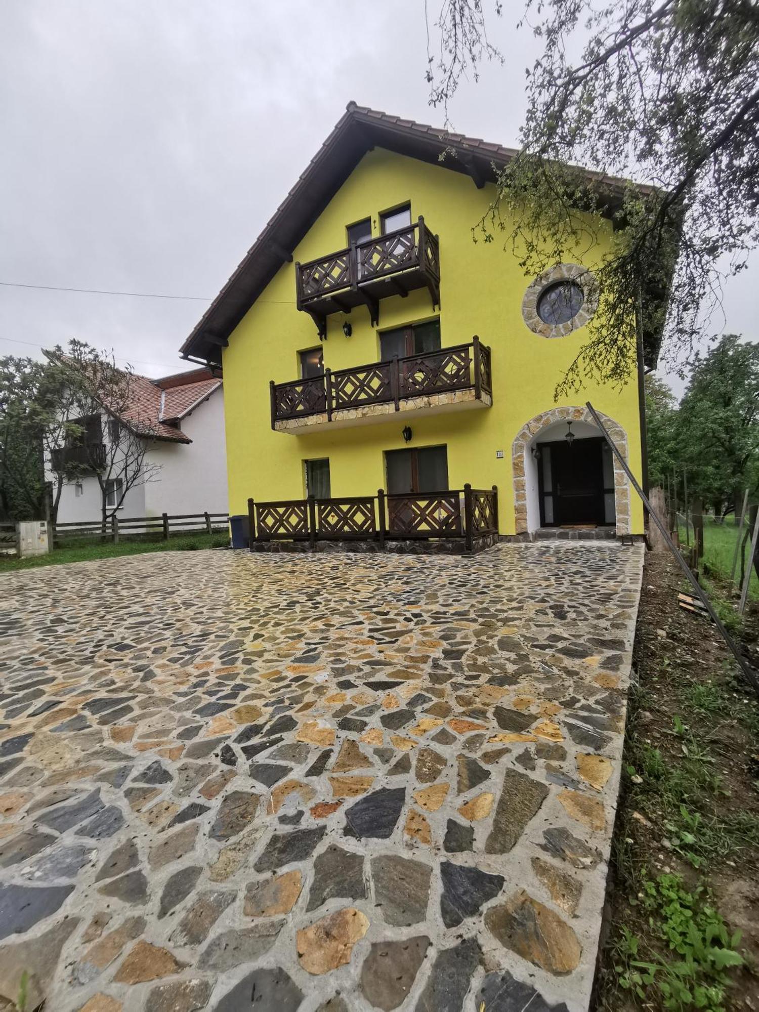 Yellow House 布朗 外观 照片
